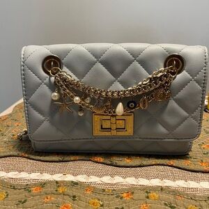 Elegant Quilted Chain Shoulder Bag - Light Blue